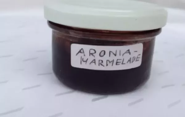 Aronia-Kirsch-Marmelade - Eine fruchtige und gesunde Köstlichkeit