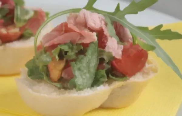 Bruschetta mit Salami - Ein köstlicher Snack aus Italien