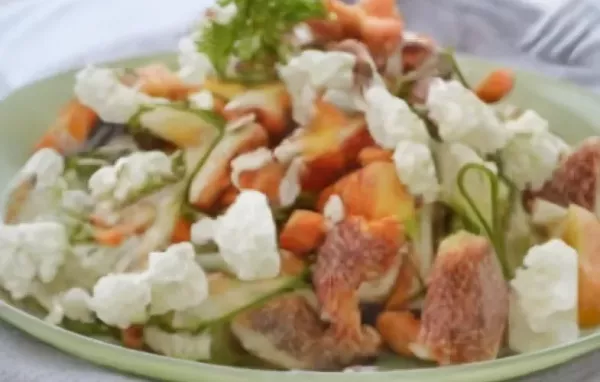 Bunter Salat mit Feta und Feigen