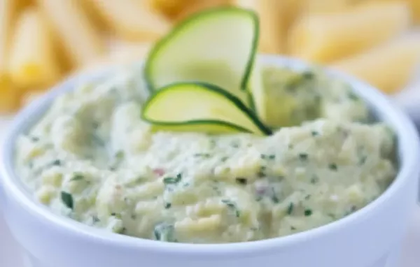 Delicious and Fresh Zucchini Pesto Pasta Recipe