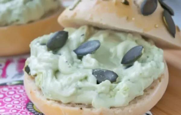 Ein gesunder und leckerer Gemüseaufstrich für Brot oder zum Dippen