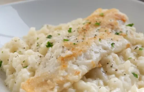 Ein köstliches Gericht mit knusprigem Zanderfilet und cremigem Risotto