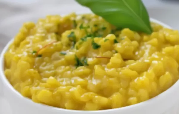 Ein köstliches Rezept für Safranrisotto mit saftigen Scampi und frischen Kräutern.