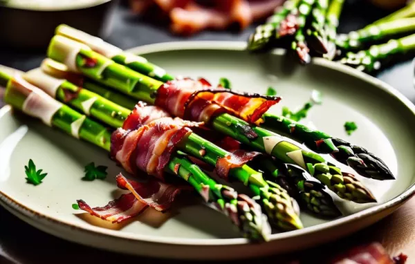 Ein köstliches Rezept für Spargel mit knusprigem Speck