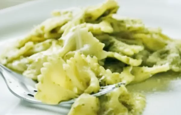 Ein leckeres und einfaches Pasta-Gericht mit selbstgemachtem Basilikumpesto.