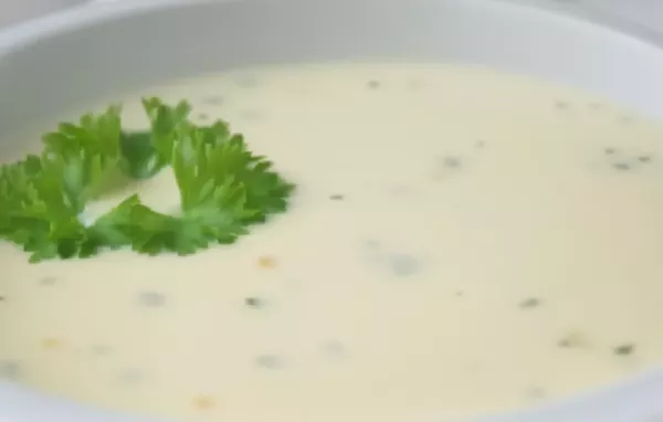 Eine köstliche Lauchcremesuppe mit knusprigen Croutons