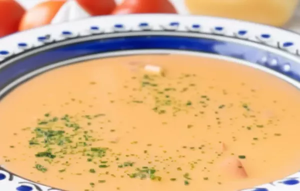 Eine leckere Tomatensuppe mit einer würzigen Note von frischem Fenchel.