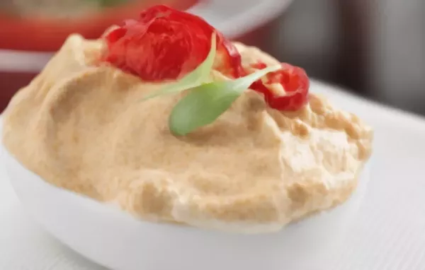 Einfaches Rezept für einen leckeren Curry-Paprika-Dip