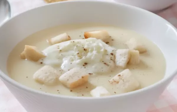 Erfrischende Apfelmostsuppe mit Zimt und Zitrone