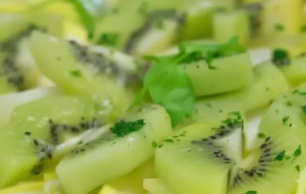 Erfrischender Chicorée-Kiwi-Salat mit Walnüssen