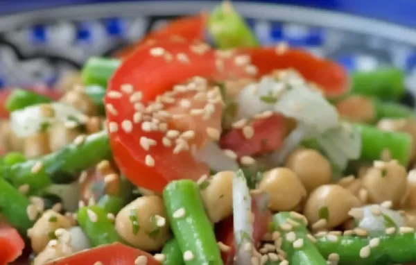 Erfrischender Kichererbsensalat mit Minze und Tomaten