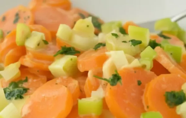 Erfrischender Kokos-Karottensalat mit exotischem Flair