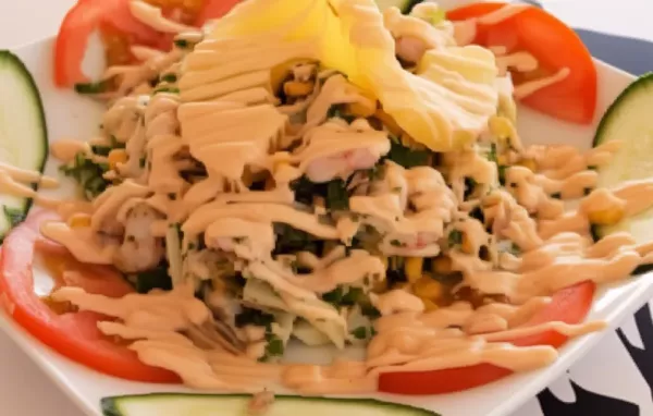 Erfrischender Sommersalat mit Thunfisch und Ananas