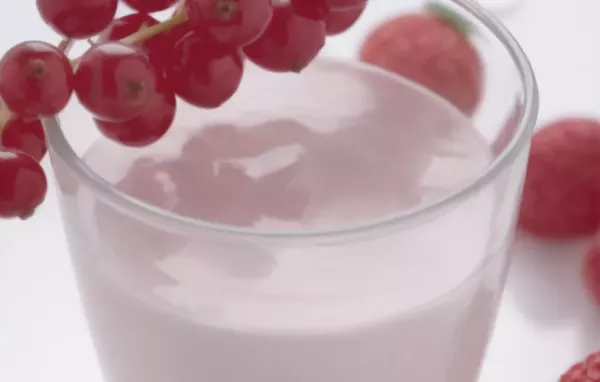 Erfrischendes Rezept für Beeren-Buttermilch