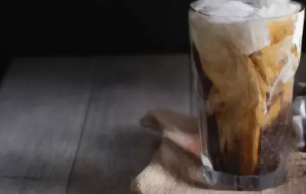 Erfrischendes Rezept für einen Eiskaffee mit einem Kicken