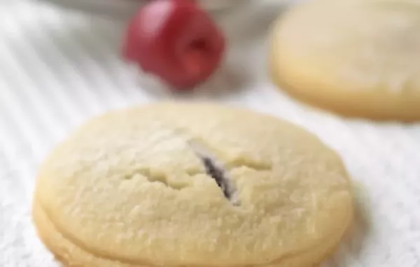 Feine Kirschenaugen - Köstliche Plätzchen für die Weihnachtszeit