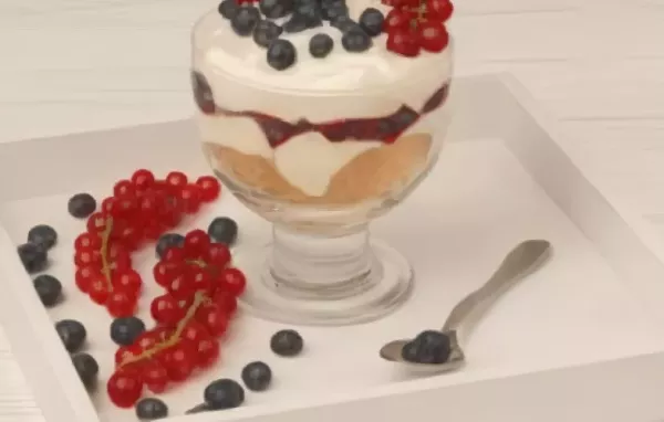 Fruchtiges Tiramisu mit Beeren