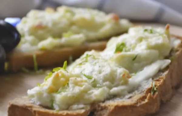 Gebackenes Ziegenkäsebrot