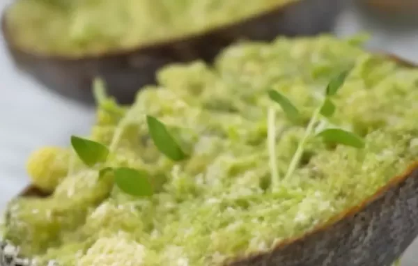 Gebratene Avocado mit Ziegenkäse