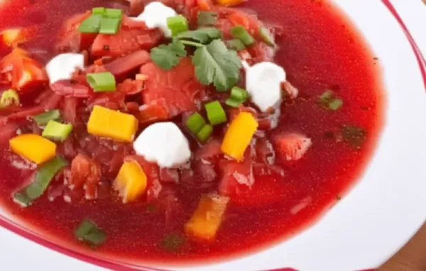 Herzhafte Rote Rüben-Apfelsuppe mit frischen Kräutern