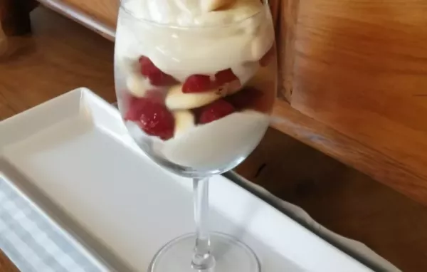 Himbeeren mit Biskotten