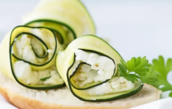 Käse-Zucchinirollen - Ein schnelles und einfaches Rezept