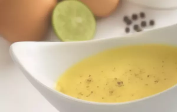 Klassisch köstliche Hollandaise-Sauce