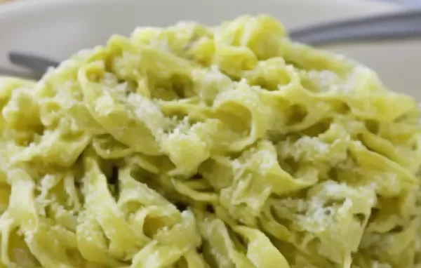 Köstliche Linguine mit selbstgemachtem Basilikumpesto