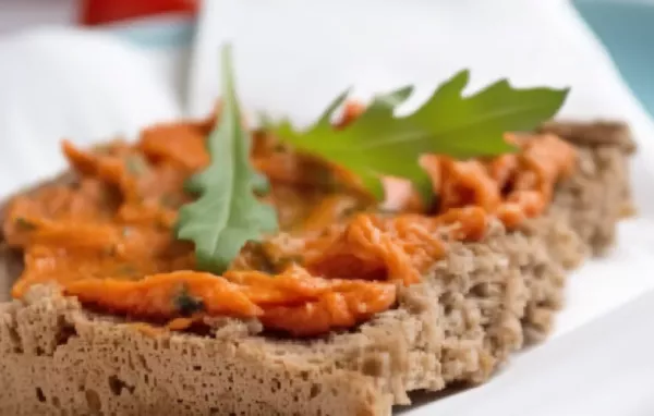 Köstliche Tomaten-Rucola-Butter schnell und einfach zubereiten