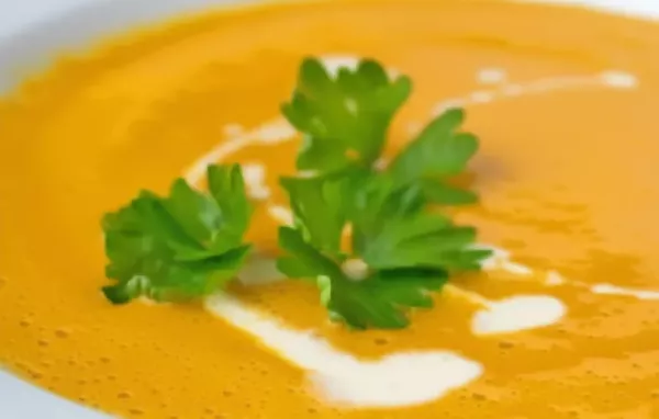 Leckere Karottenschaumsuppe mit Ingwer und Kokosmilch