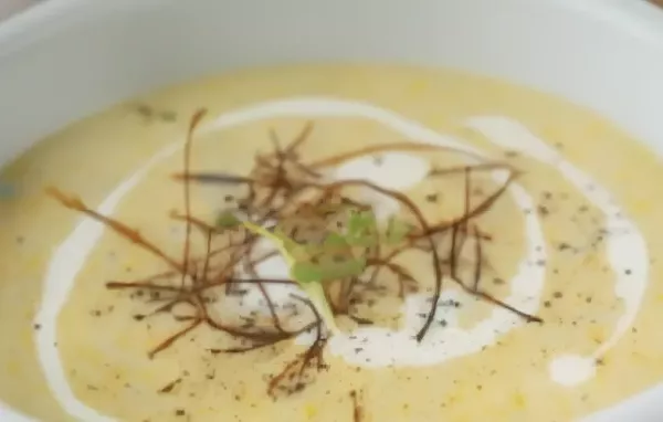 Leckere Mais-Kokos-Suppe mit exotischem Geschmack