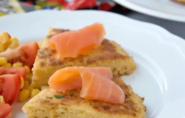 Leckere Tortilla aus Tortilla Chips mit würzigem Lachs