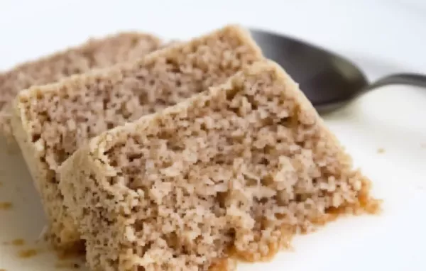 Leckerer Bröselpudding mit saftigen Rosinen