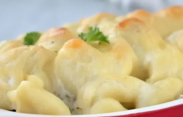 Leckerer Gnocchi Auflauf mit Hackfleisch und Käse überbacken