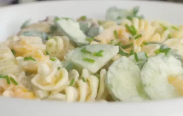 Leckerer Nudelsalat mit frischer Paprika