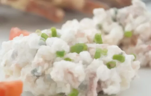 Leckerer Thunfisch-Dip mit frischen Kräutern