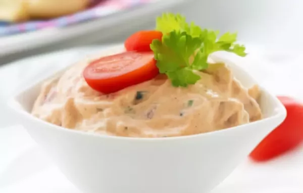 Leckerer Tomaten-Topfen-Aufstrich für Brot und Brötchen