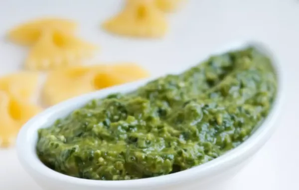 Leckeres Brennnessel-Pesto