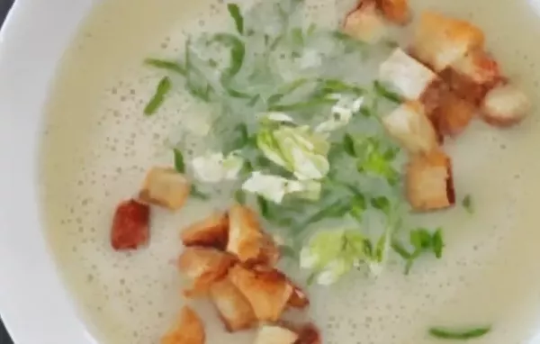 Leckeres Rezept für Kartoffelsuppe mit Kopfsalat