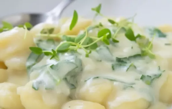 Leckeres Rezept für selbstgemachte Gnocchi mit frischer Sauerampfersauce