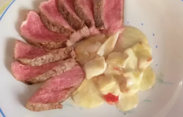 Leckeres Rindersteak mit würziger Paprikasauce