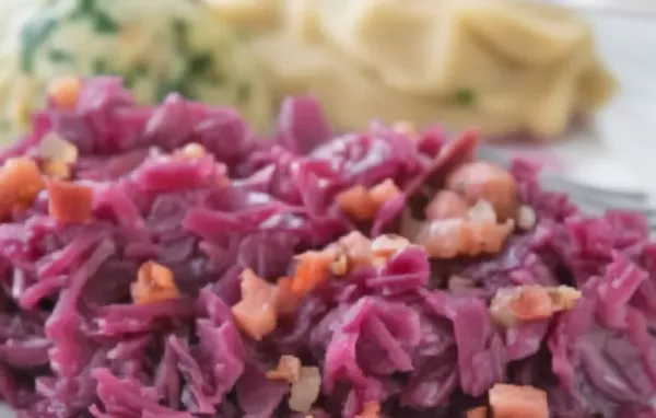 Leckeres Rotkraut mit knusprigem Speck