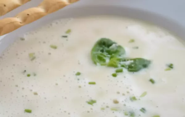 Parmesanschaumsuppe - Eine köstliche Suppe mit Parmesangeschmack