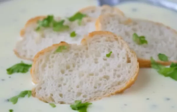 Schilchersuppe - Eine herzhafte Suppe mit würzigem Schilcher Wein und knusprigem Speck