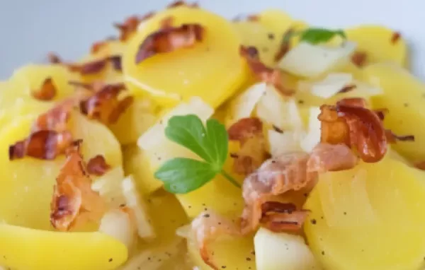 Schneller und köstlicher warmer Kartoffelsalat direkt aus dem Schnellkochtopf!