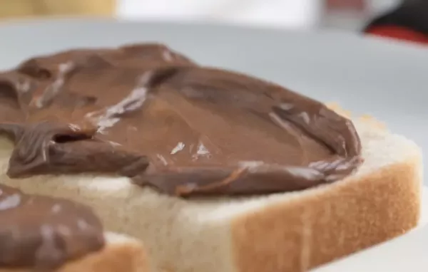 Schokoladen-Nuss-Creme: Ein köstlicher Schoko-Aufstrich für Groß und Klein