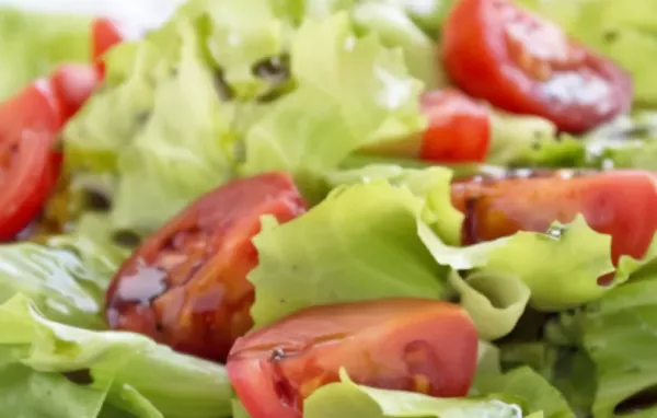 Steirischer Salat - Ein traditioneller österreichischer Salat mit saurem Apfel und Kürbiskernöl