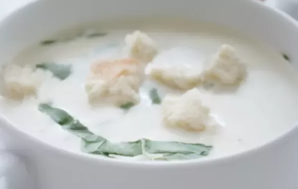 Tiroler Käsesuppe - Eine herzhafte Suppe aus Österreich