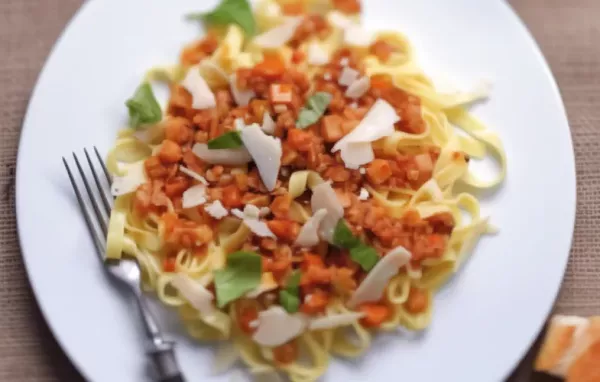 Vegane Bolognese mit Ajvar und Linsen