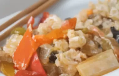 Chilihuhn süß-sauer: ein exotisches Gericht mit würzigem Hühnchen und Basmati-Reis